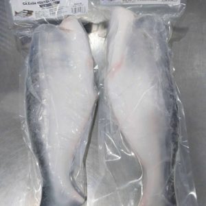 BASA NGUYÊN CON - バサ魚（丸ごと）